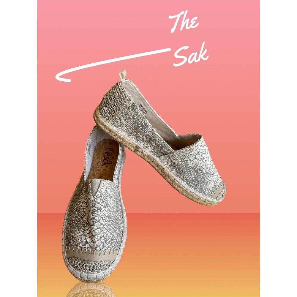 The Sak Ella Snake Natural Gray White Women’s Slip On Moccasins Shoes Flats Sz 8